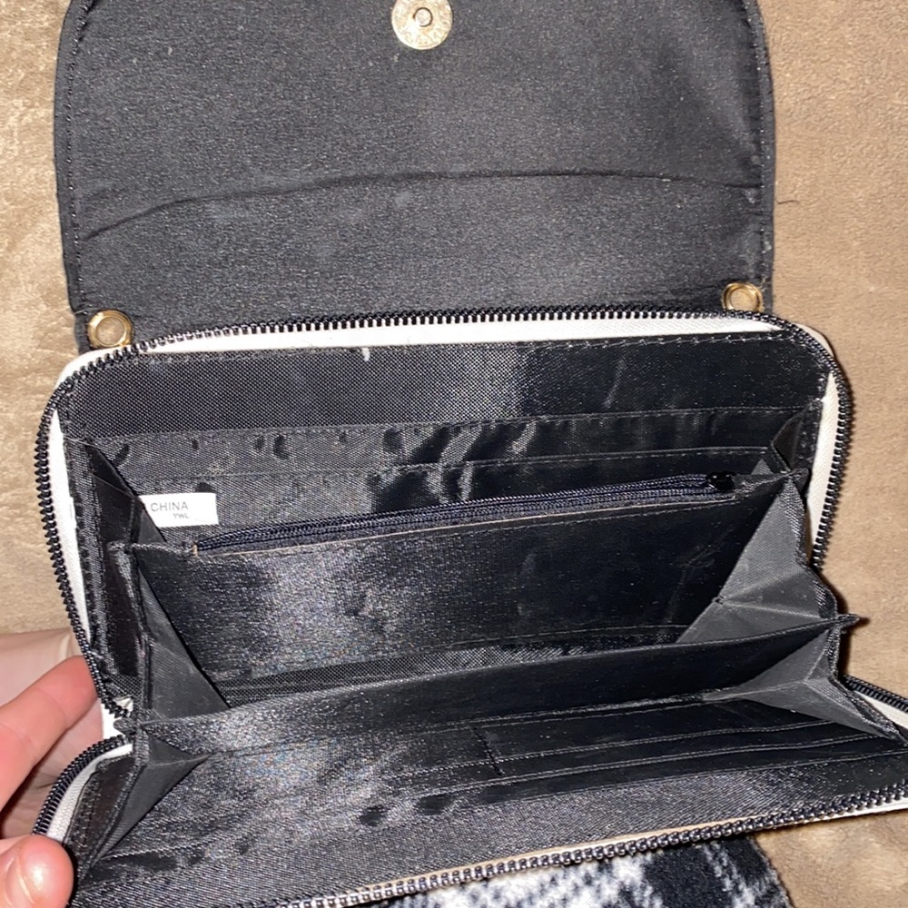 Wallet - Picture 2 of 3